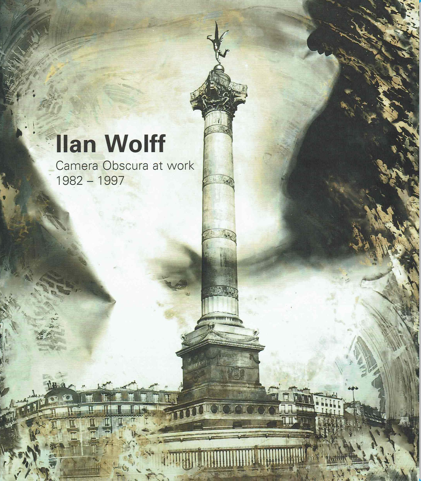 Titelbild des Katalogs: „Ilan Wolff. Camera Obscura at work 1982-1997“. Abbild des Stenogramms „Place de la Bastille“, Paris 1997. Foto: Ilan Wolff.
